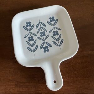 Retro White Glazed Trivet w/ Slate Blue Design